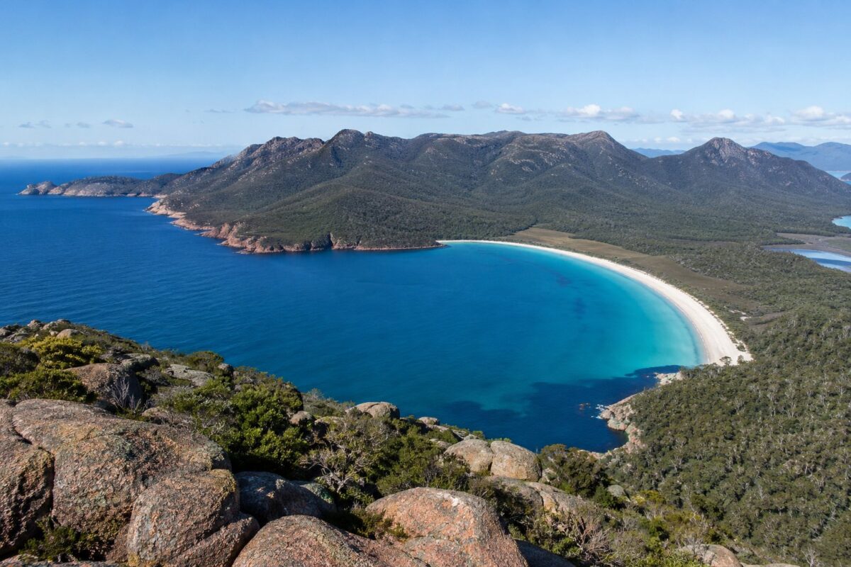 Tasmanie : Wineglass Bay dans le parc national de Freycinet