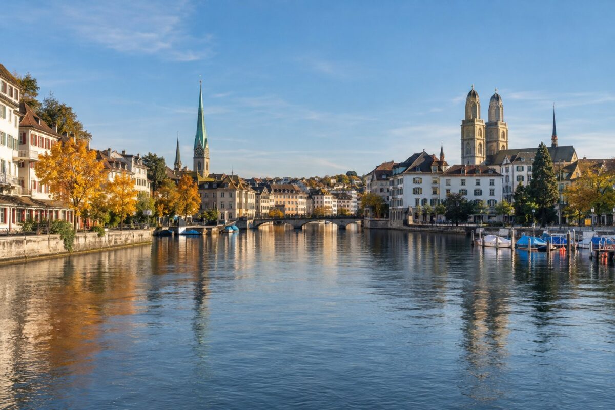 Zurich : la Limmat, le Grossmünster et le Fraumünster