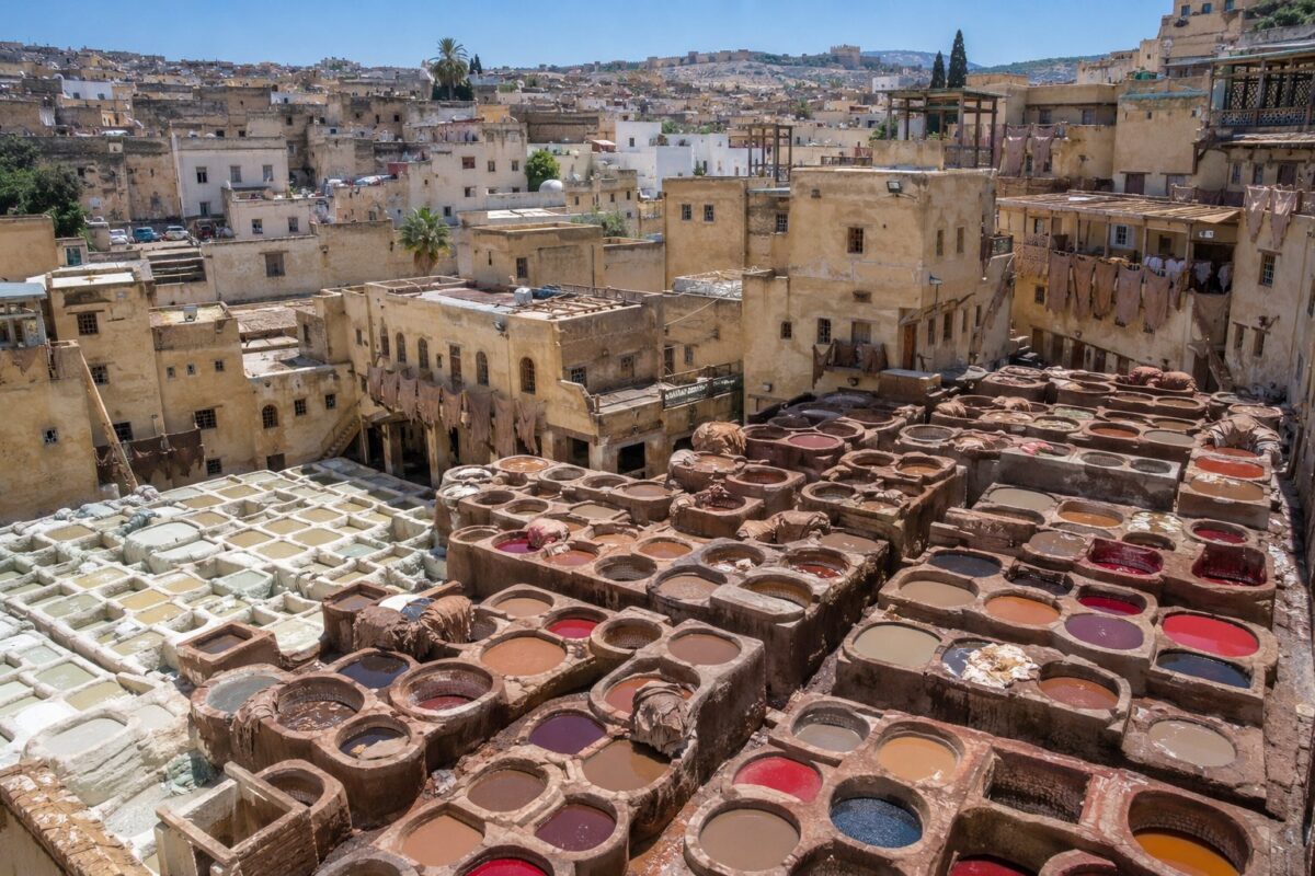 Fès : les tanneries Chouara vues des terrasses